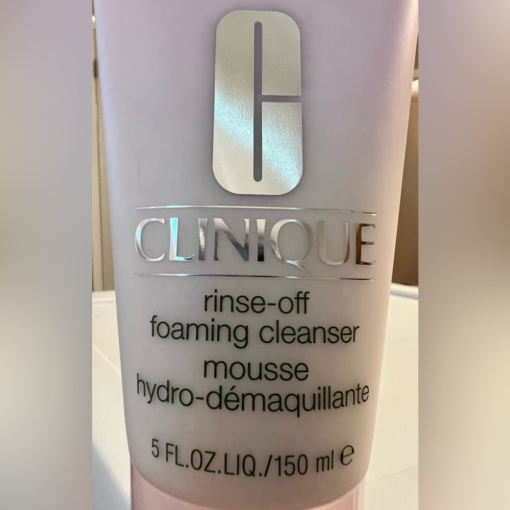Clinique rinse-off foaming cleanser 5 FL. OZ. - Picture 1 of 5
